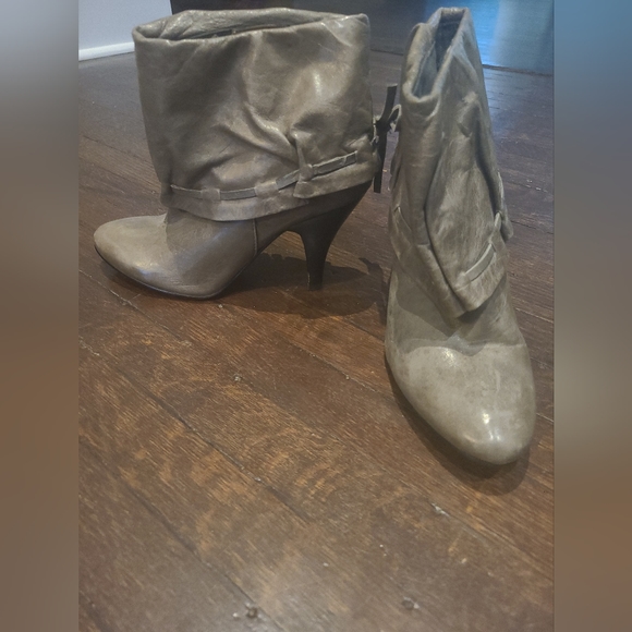 Nine West Foldover Cuff Stiletto Bootie - Picture 2 of 5